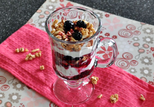 Healthy Berry Parfait with Yogurt photo instruction 3