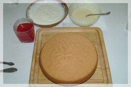 Бисквитный Торт со Сметанно-Йогуртовой Начинкой пошаговое фото 5