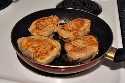 Pork Chops with Red Wine Sauce photo instruction 2