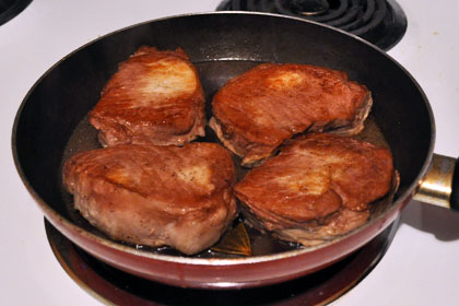 Pork Chops with Red Wine Sauce photo instruction 3