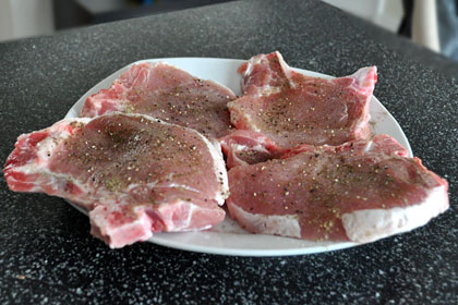 Tender Sage-Rubbed Pork Chops photo instruction 1
