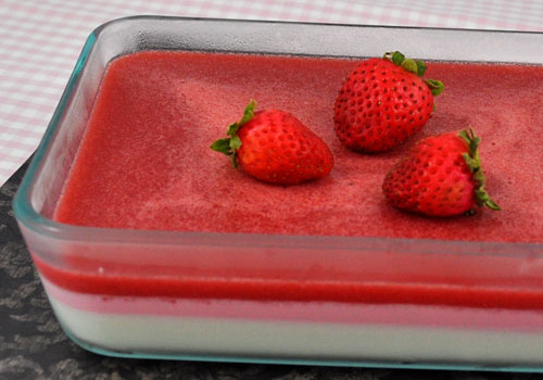 Easy Strawberry Gelatin Dessert | Mydeliciousmeals.com