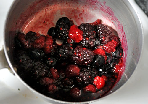 Healthy Berry Parfait with Yogurt photo instruction 1