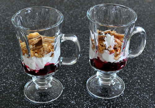 Healthy Berry Parfait with Yogurt photo instruction 2