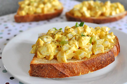 Simple Egg Salad with Paprika