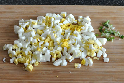 Простой яичный салат с паприкой фото инструкция 1