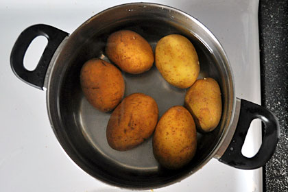 Картофель с Чесноком, Зеленым Луком и Беконом пошаговое фото 1