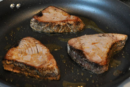 Tuna Steaks with Lemon-Parsley Butter photo instruction 1
